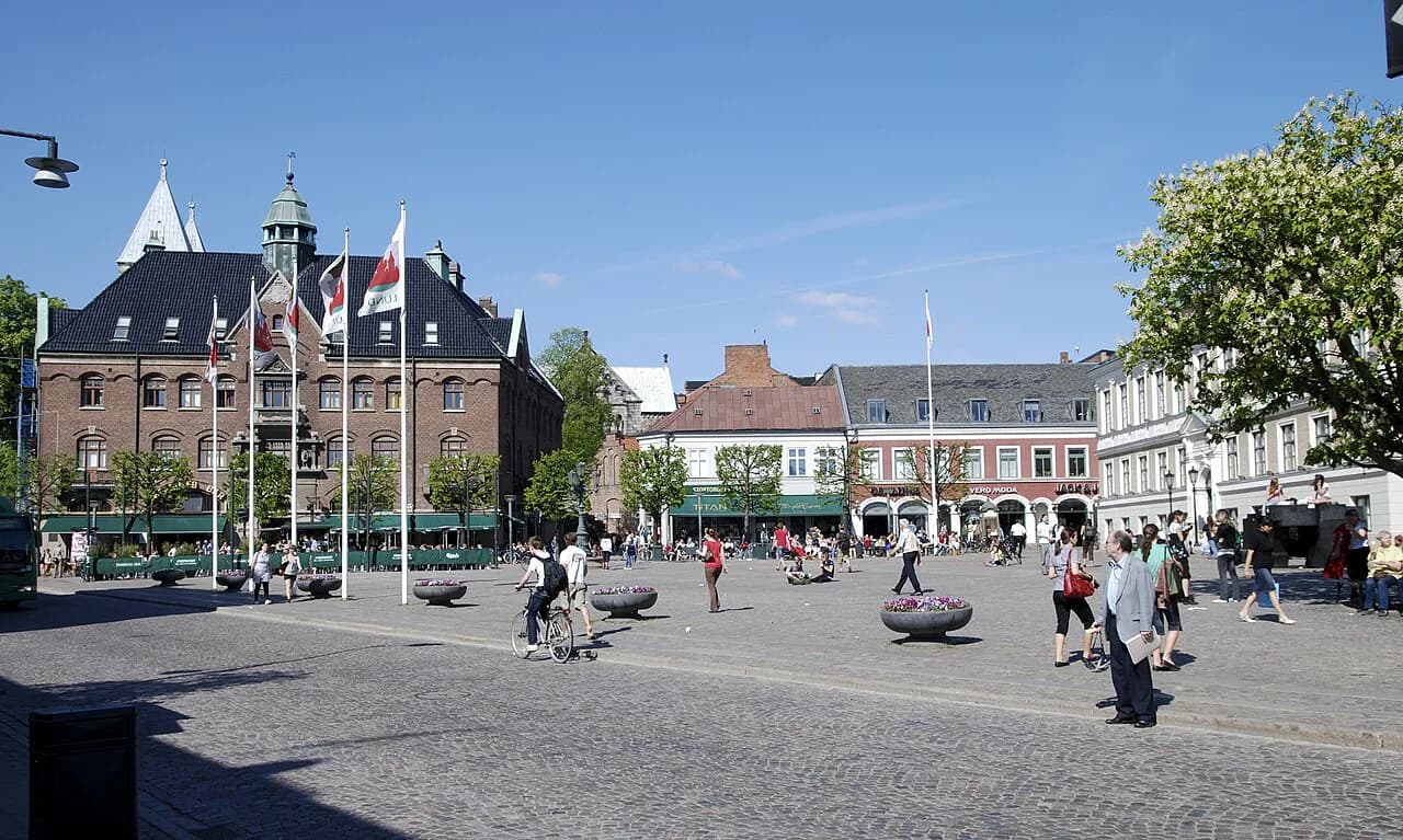 Flights to Lund: Airports, Trains and Journey Times