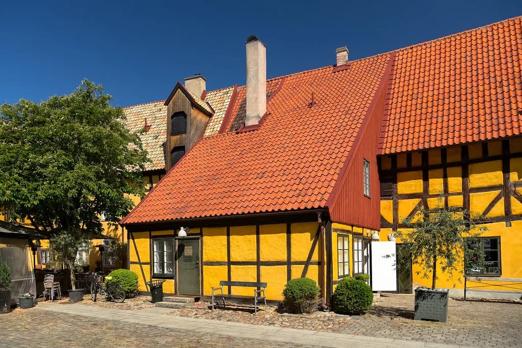 Flights to Malmö: London Routes, Airports and Train Options