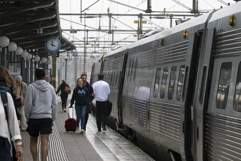 Stockholm to Gothenburg: Train, Flight or Bus?