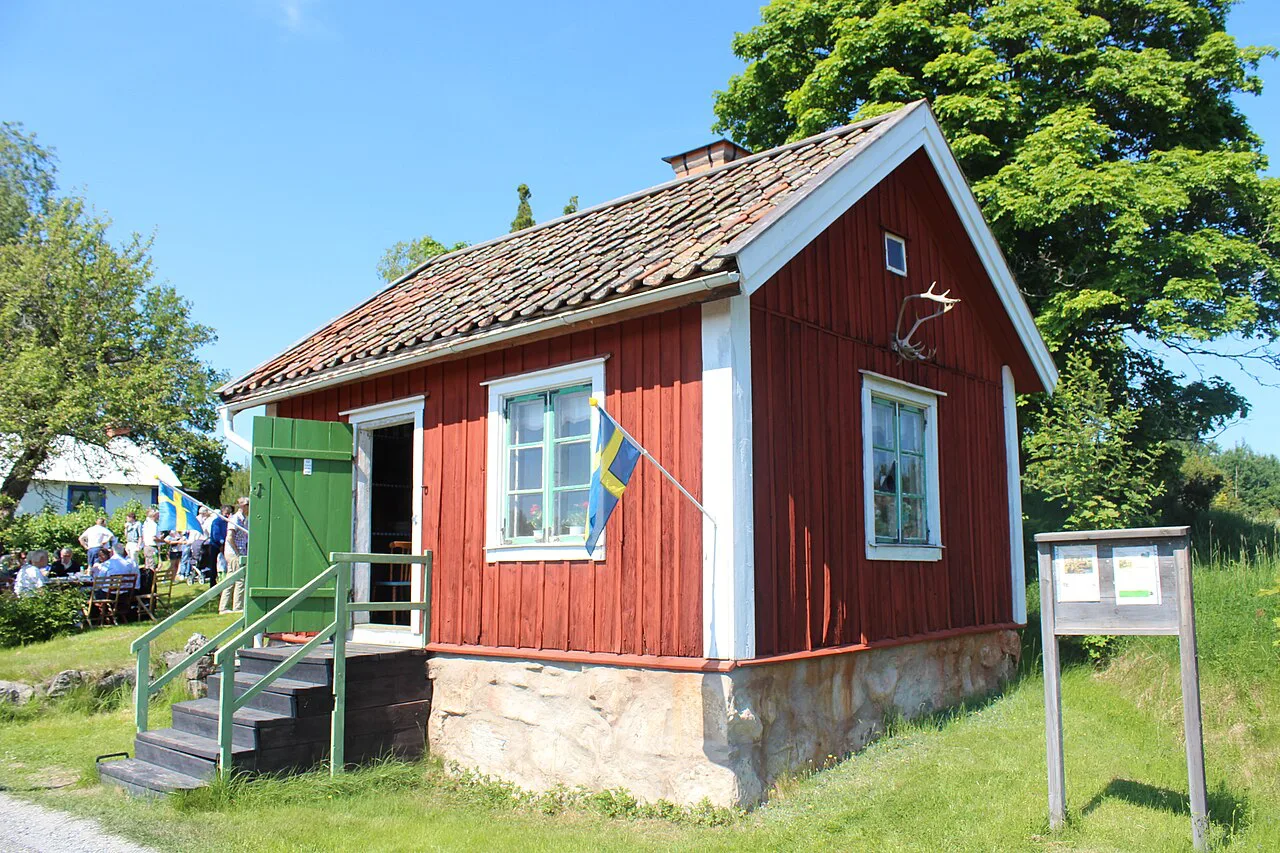 A red Swedish summer cottage.