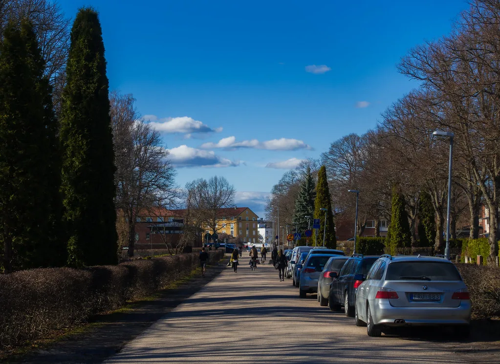 A spring day on an Uppsala street.