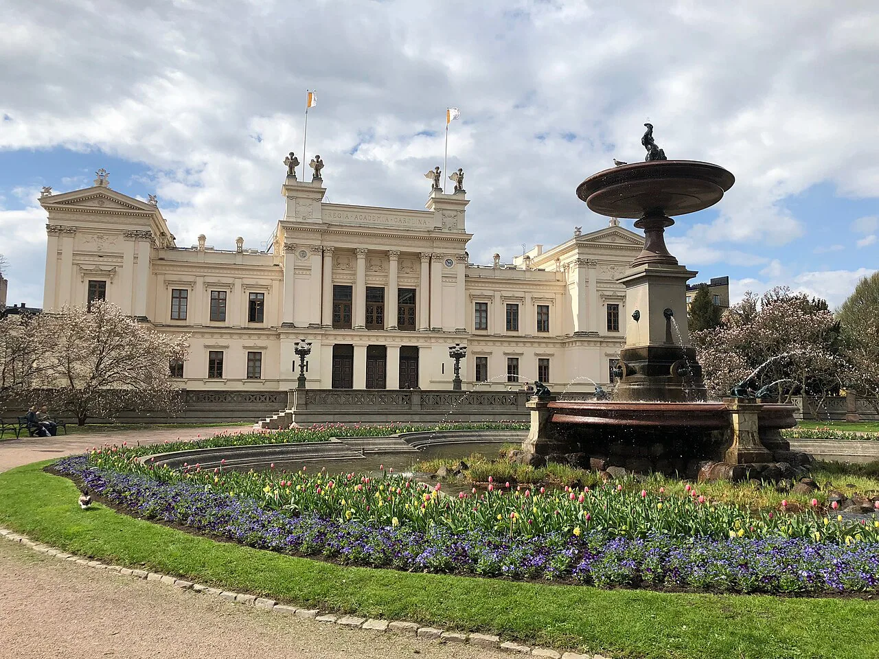 The main building of Lund University and its fountain.