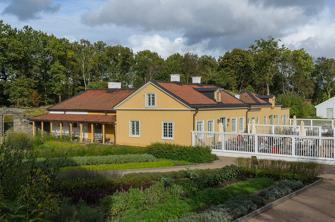 Gunnebo House and its kitchen garden.