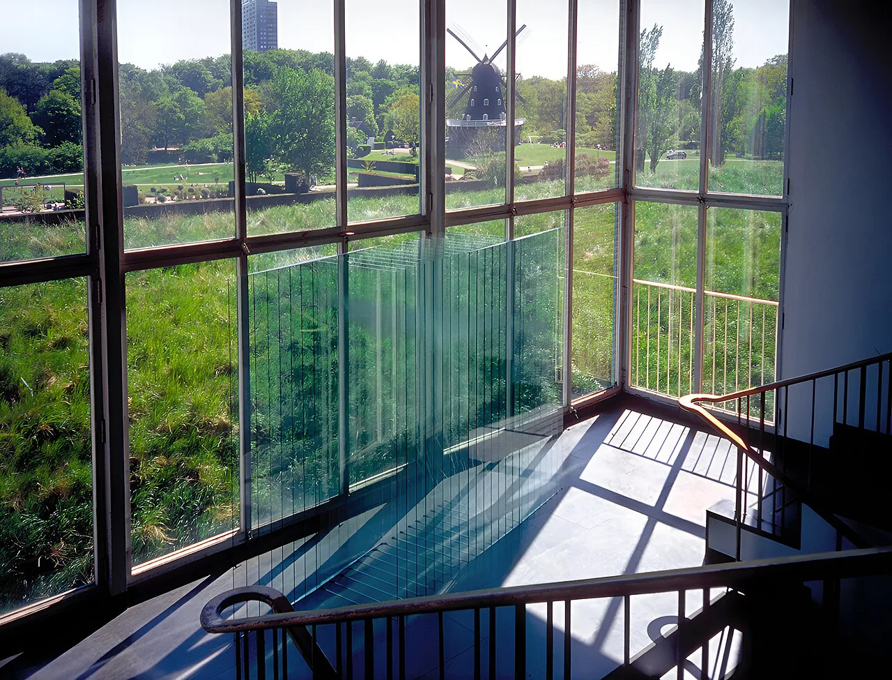A gallery window in Malmö Museum.